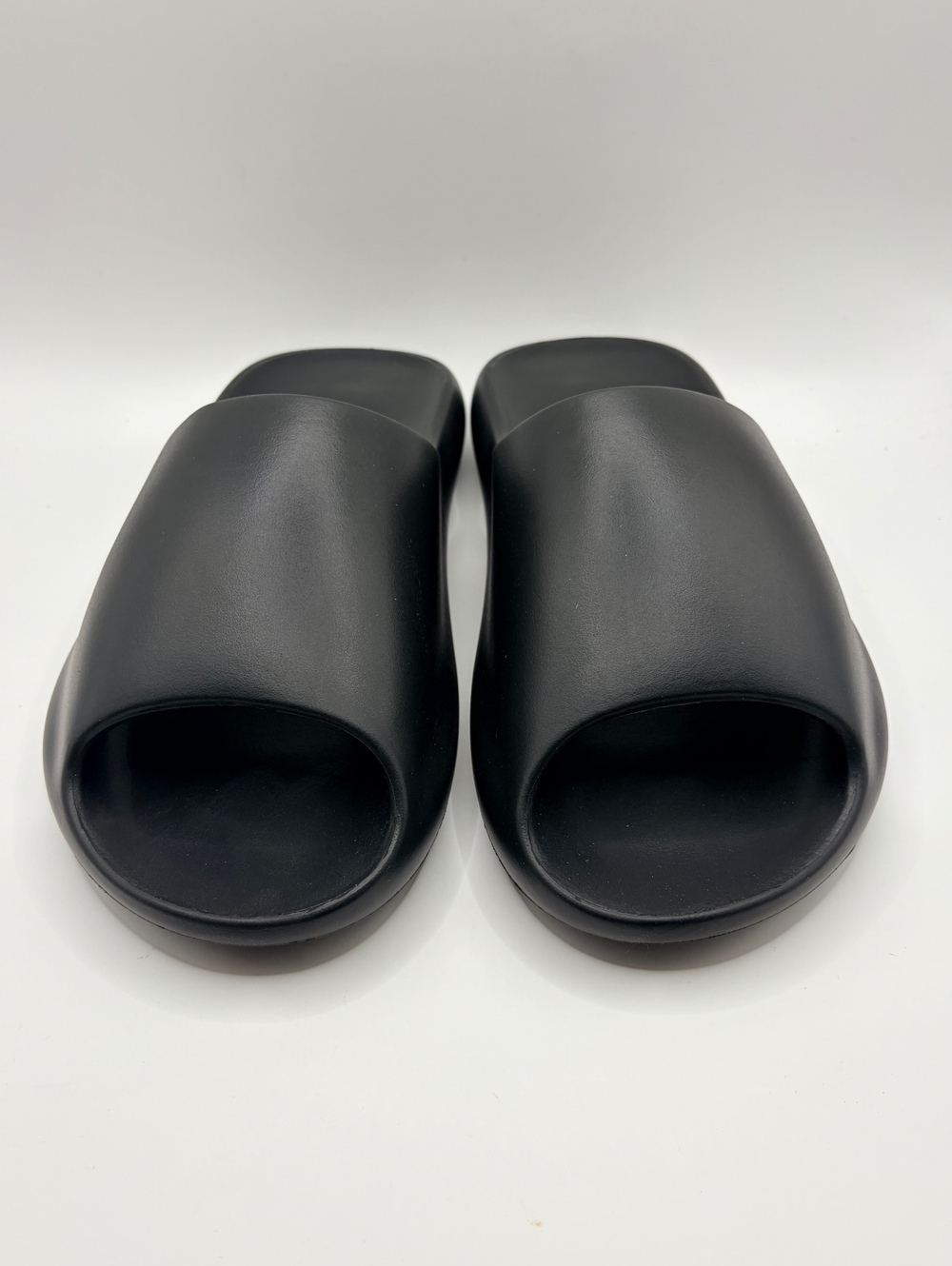 YEEZY YS-02 Black Slide Sandals Size 12 with Cushioned Sole